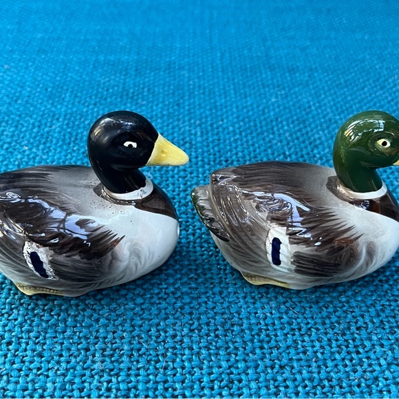 Vintage Watkins Ceramic Bottle Salt & Pepper Shakers - Picture 2 of 7